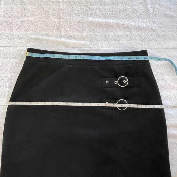 Black mini skirt soft velour buckle detailing size 11 - Picture 4 of 7